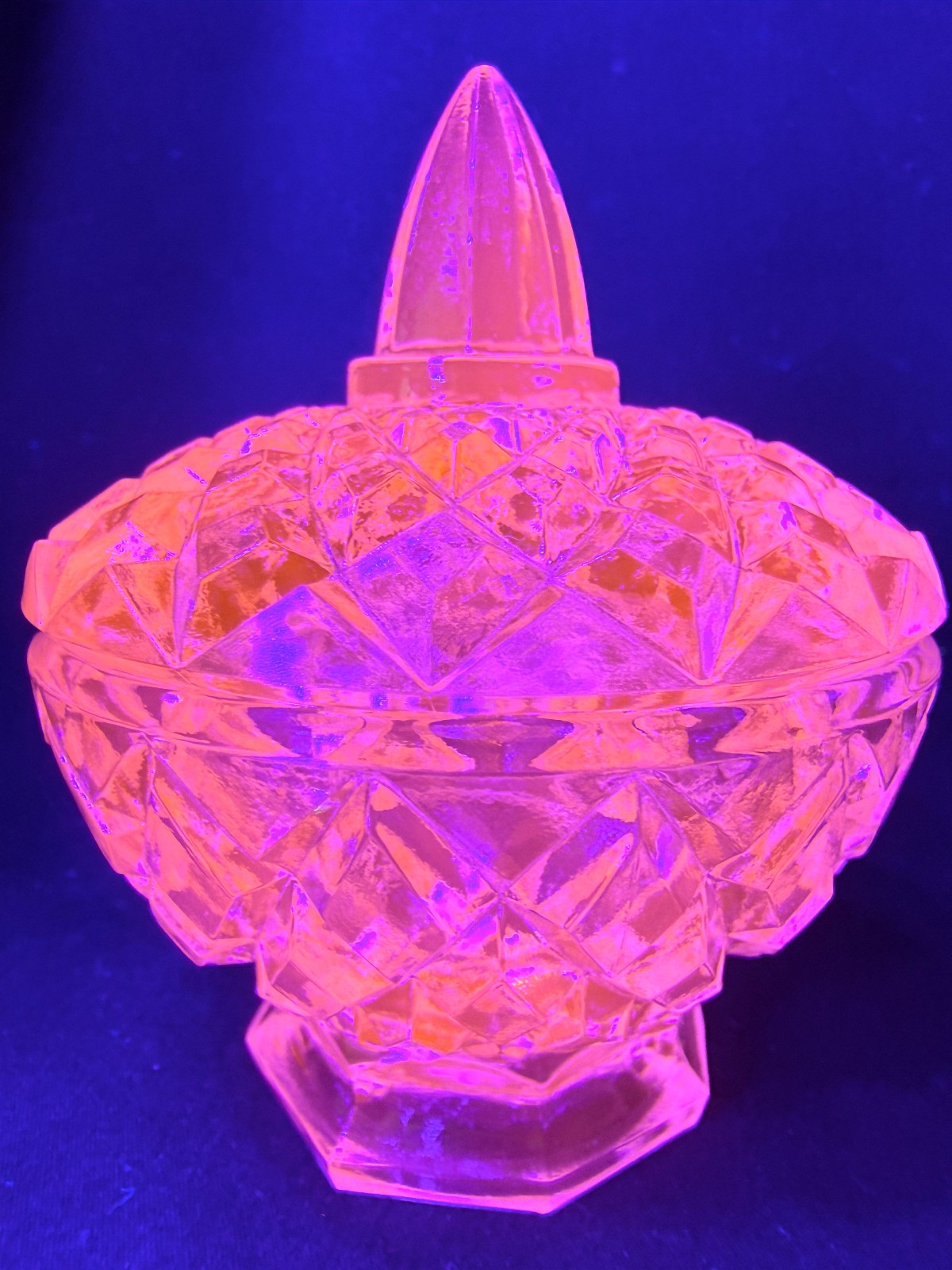 Green Vaseline Uranium glass covered candy dish coffee sugar jar / bowl selenium