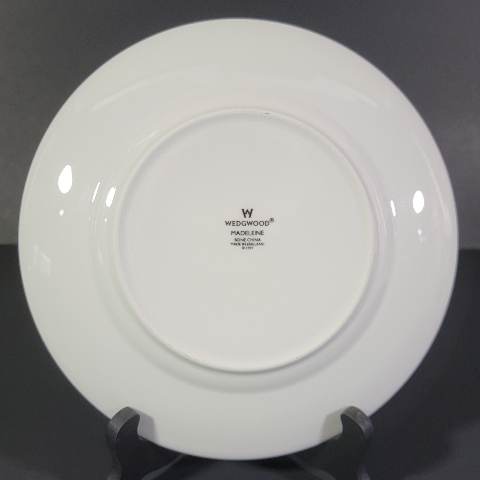 Wedgwood Madeleine 8 1/8″ Salad Plate with Center Medallion *Pristine Condition*