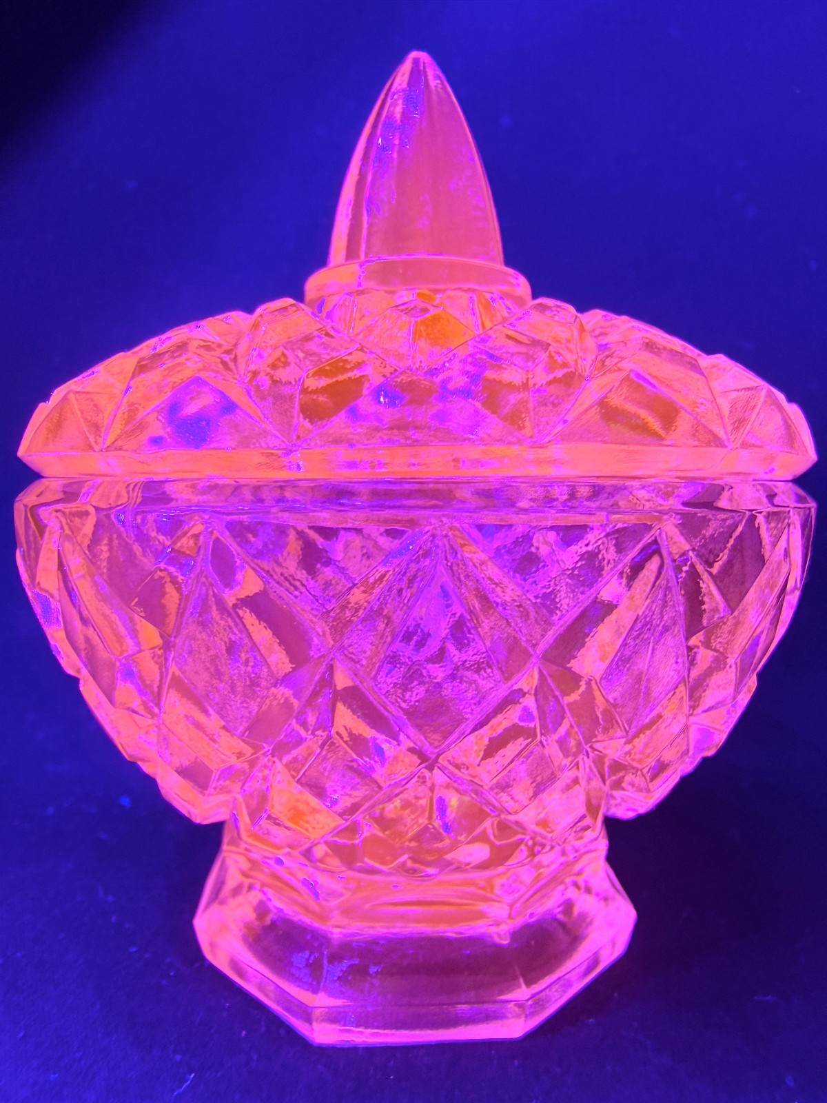 Green Vaseline Uranium glass covered candy dish coffee sugar jar / bowl selenium