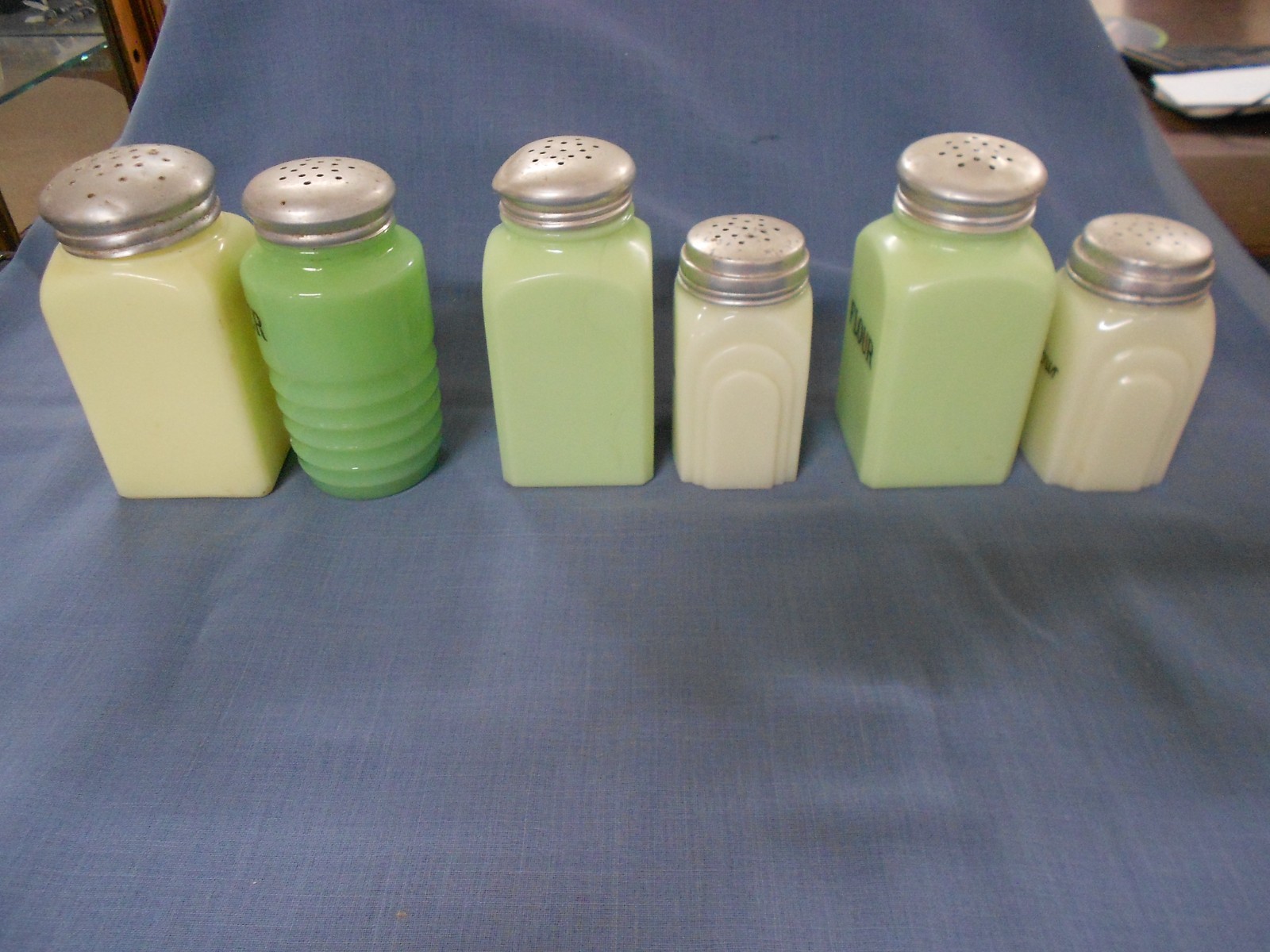 6 Vintage Jeannette? McKee? Jadeite Glass Pepper Sugar Flour Jars 3 3/4″-5″ tall