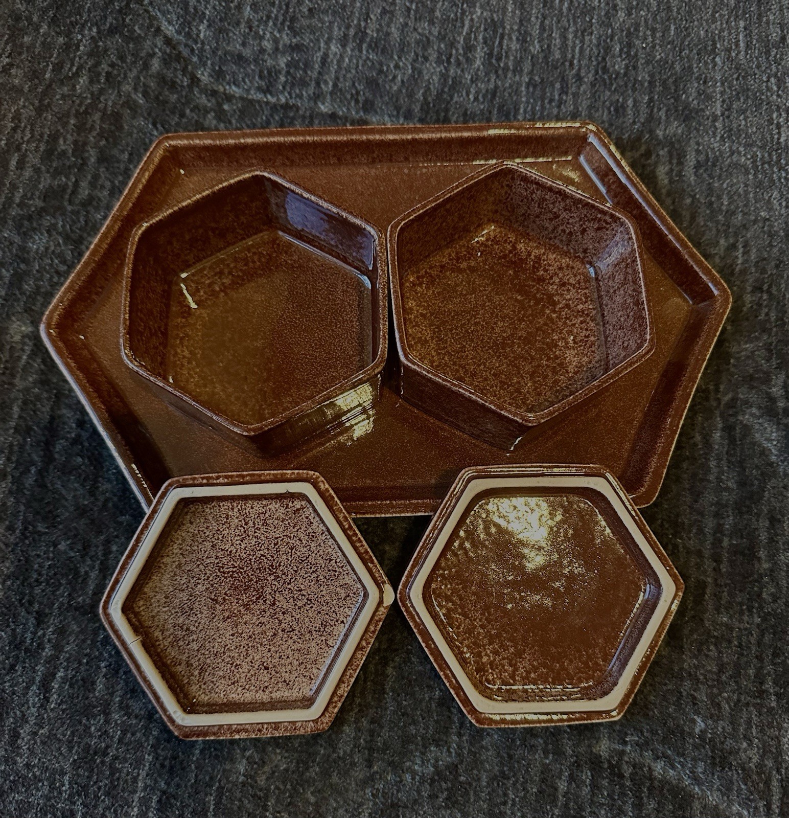 BENNINGTON BLOCK POTTERY VERMONT HEXAGONAL BROWN TRINKET BOXES AND TRAY