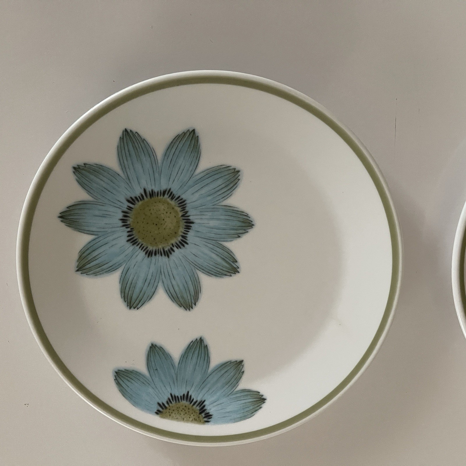 Up Sa Daisy Noritake Progression Japan Bread Butter Plates 6 3/8″ Set of Two