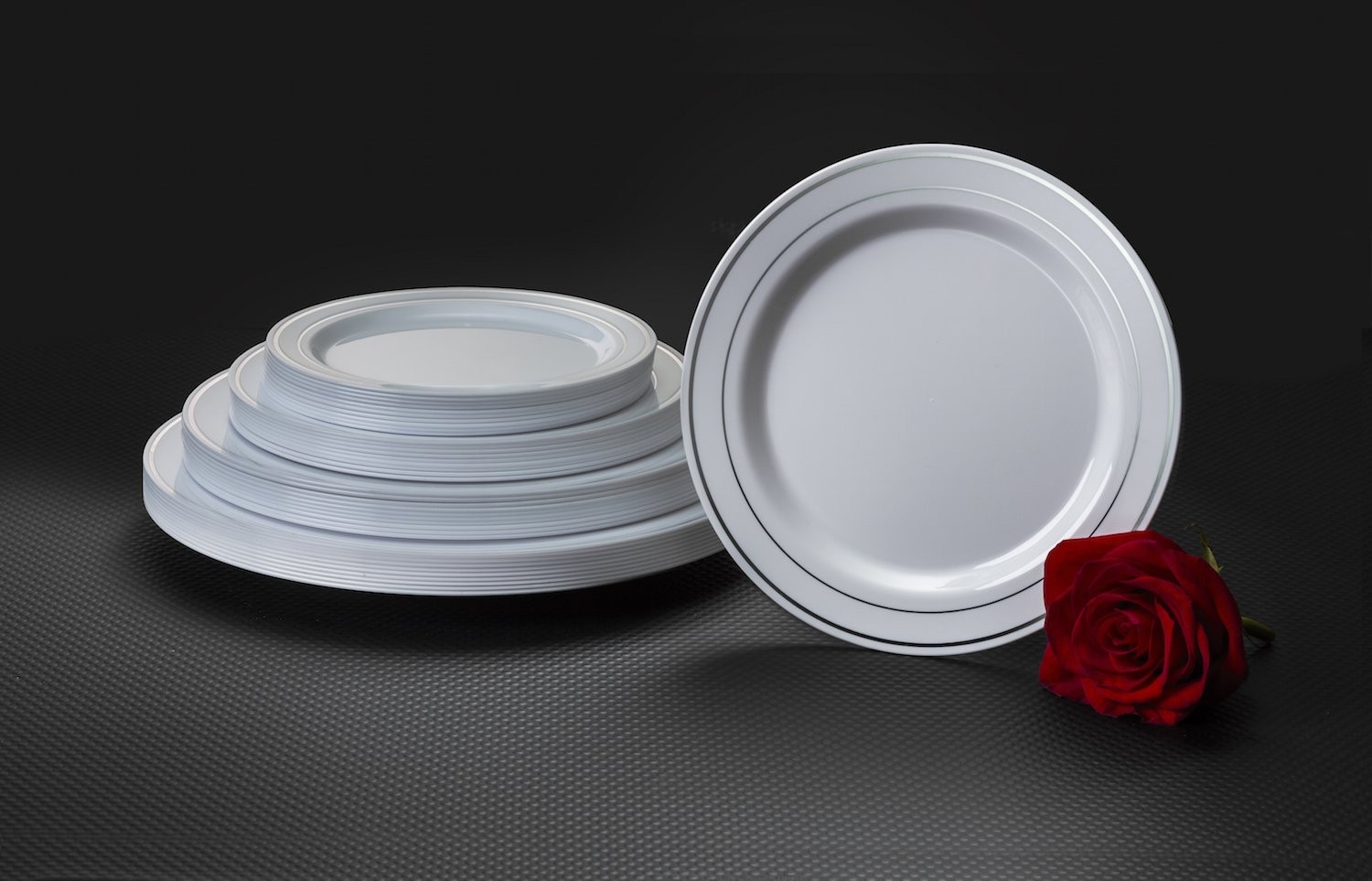 Party Essentials N507255 Divine Plastic Plates Silver Rim 9 White Silver Case
