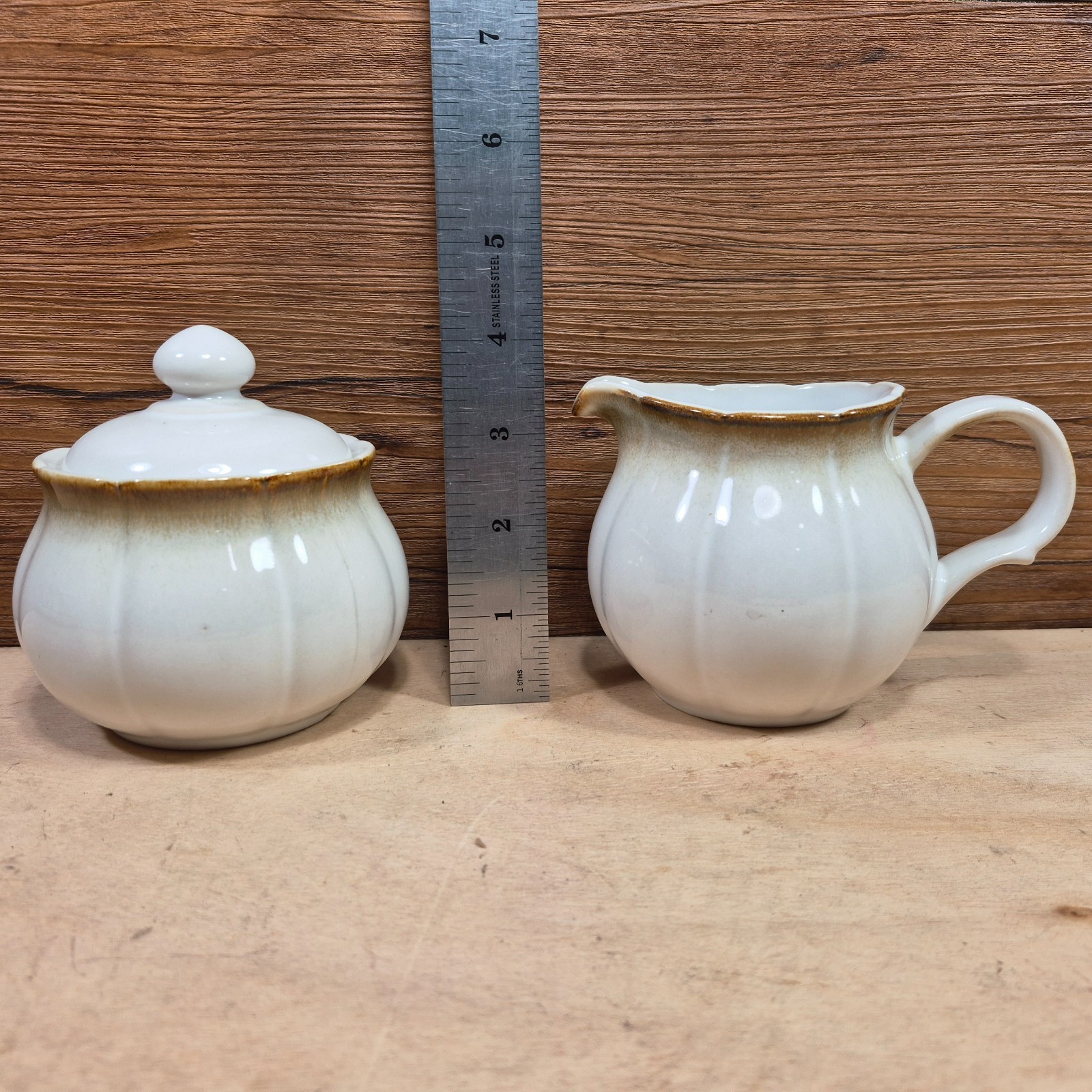 Mikasa Stoneware Fluted Shells Creamer & Sugar Bowl Japan Made Rare JB000 Set