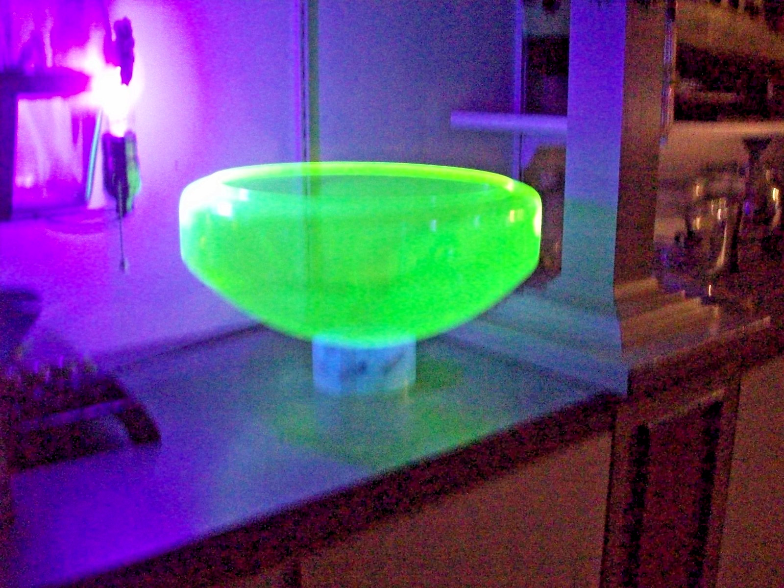 ANTIQUE VASELINE URANIUM GLASS FISH BOWL 14″ DIA. 6 1/2″ TALL VERY GOOD COND.