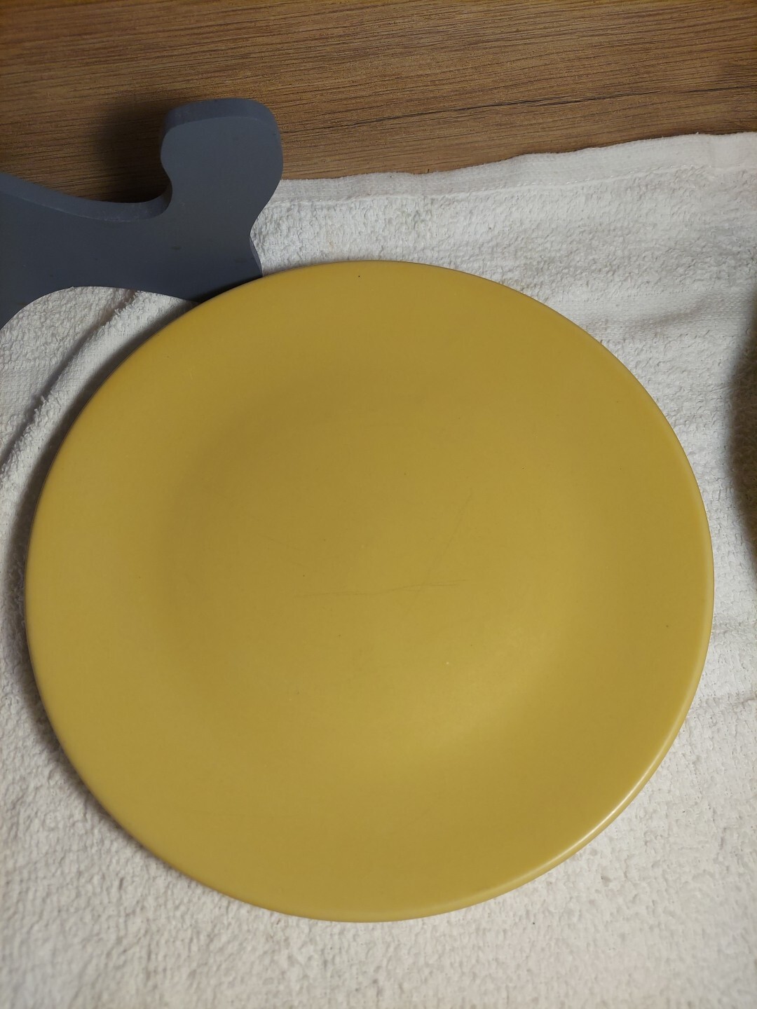 COSMO COLLECTION by ELEGANT DINING Yellow~Gold- 4 Salad PLATES 8 3/4″