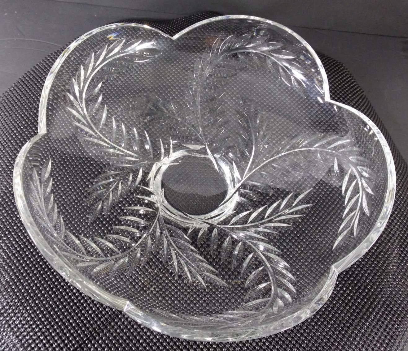 Art Glass Lead Crystal Clear Etched Wheat w/Scalloped Edge Large HEAVY Bowl