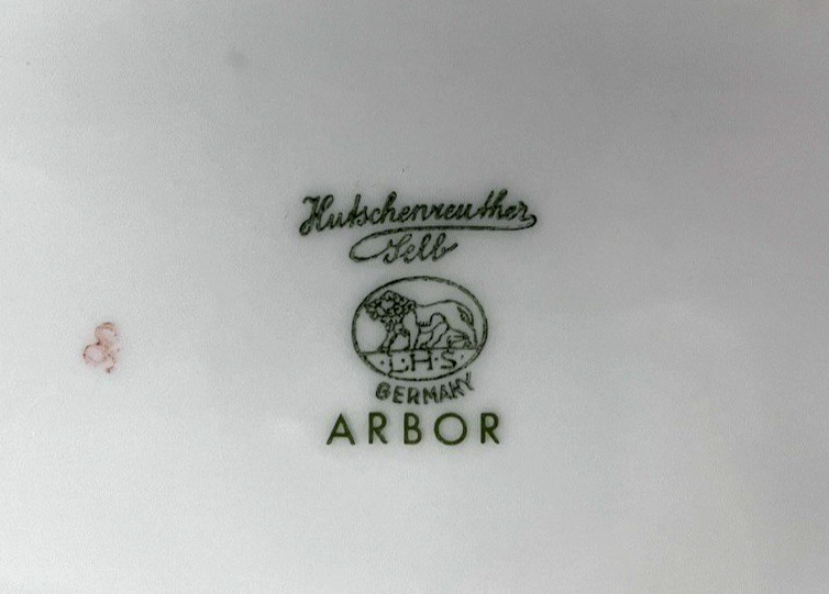 HUTSCHENREUTHER GELB WEINLAUB (Maria Teresa–Arbor) oval serving bowl. 9 3/8″