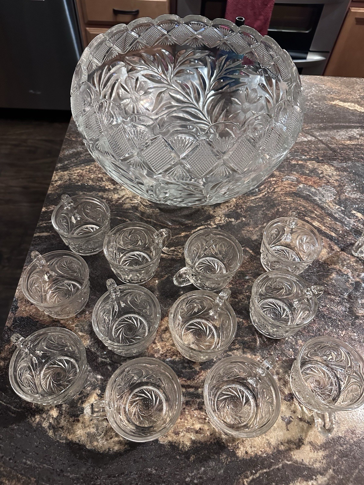 L E Smith Daisy Saw Edge Clear Glass Punch Bowl Set 12 Cups VTG Mid Century
