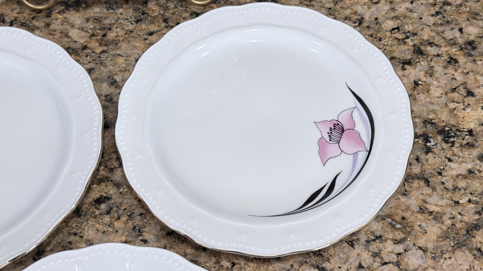 Danish Design Atelier Imported Pink Floral 8 Pc Dinnerware Set Scallop Gold Rim