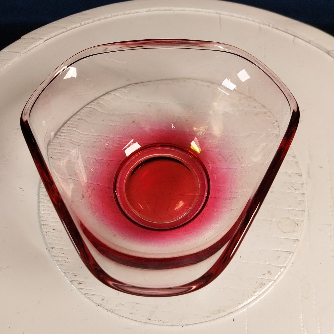 Vintage MCM Indiana Glass Pink/Red Ombre Chip & Dip Bowl Set