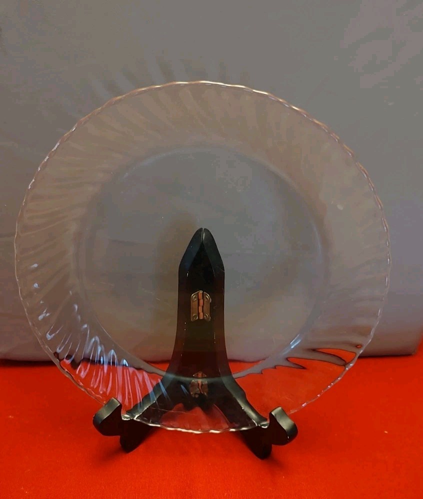 Arcoroc Clear Swirl Scalloped Glass Luncheon Plates 8 3/4 Inch Set of 11 EUC