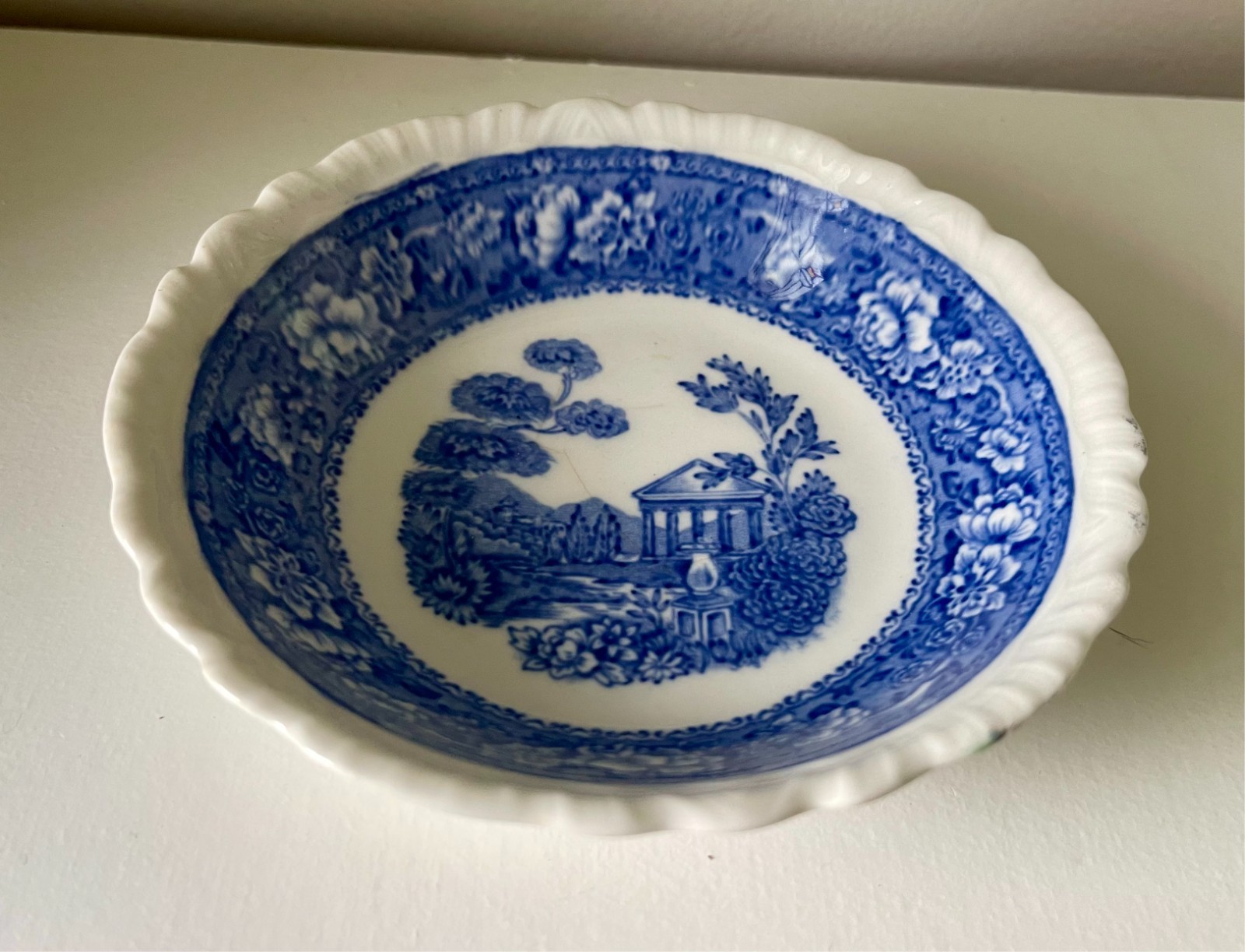 Vintage Warwick China Tudor Rose Blue White Transferware Berry Bowl Scalloped 5.