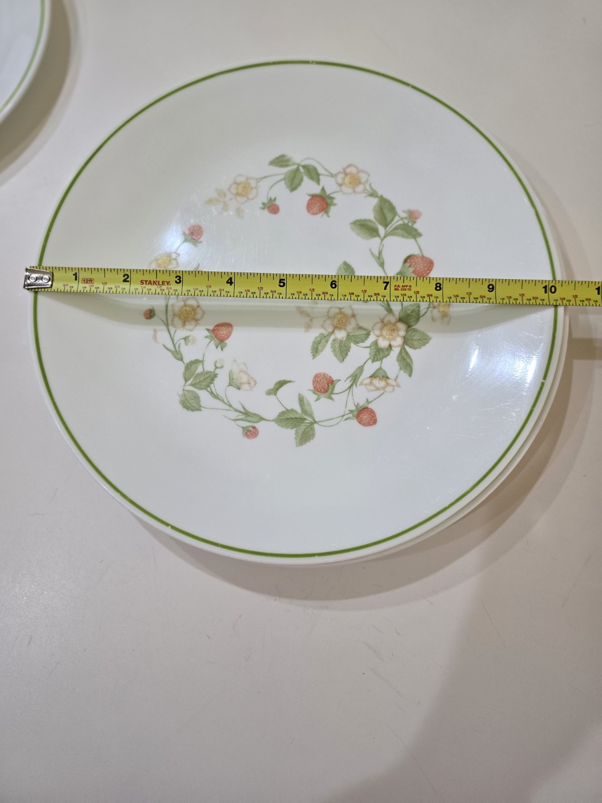 7 Corelle by Corning Strawberry Sunday, 5 10 1/4″ Dinner 2 8 1/4″ Plates VTG