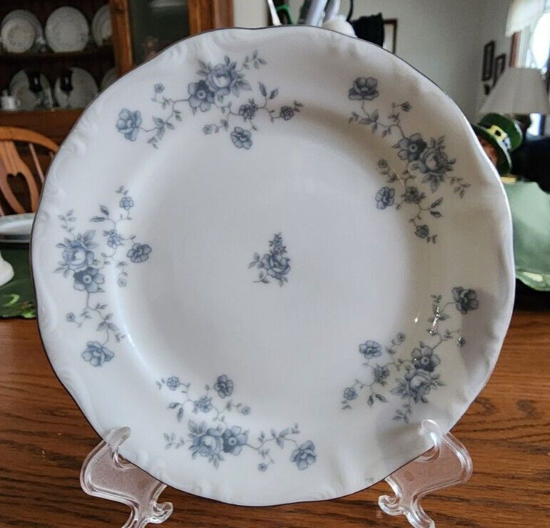 Blue Garland Dessert Bread Plates 6″ (pairs) Johann Haviland White Blue Platinum