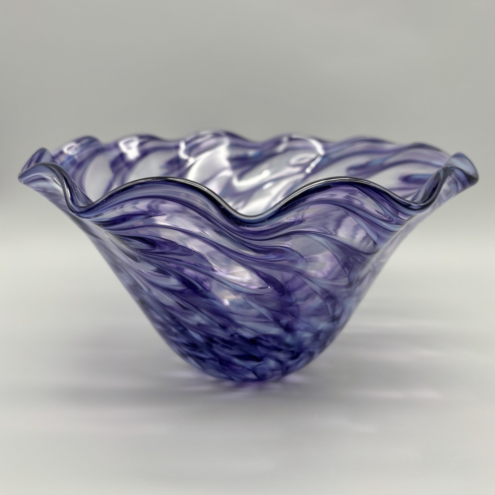 Signed Art Glass Violet Purple & White Pulled Feather Marbled Swirl 8″ Bowl 80s