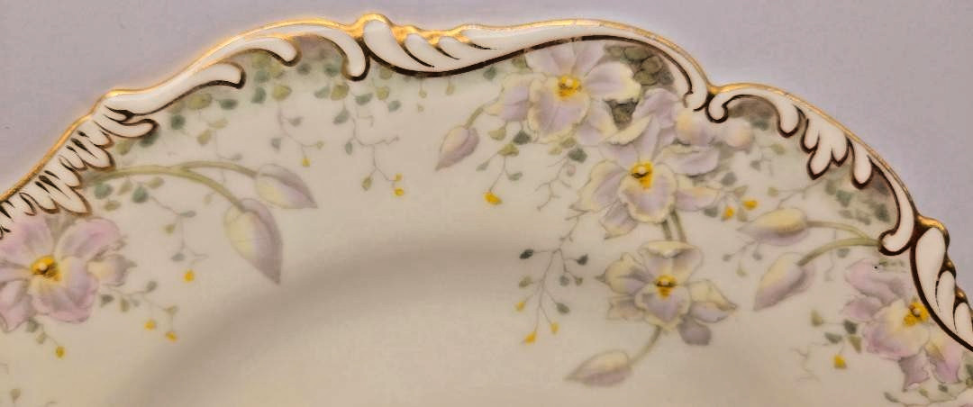RARE ANTIQUE CAULDON ENGLAND 7.75in. SALAD PLATE GILT SCALLOPED EDGE ART NOVEAU
