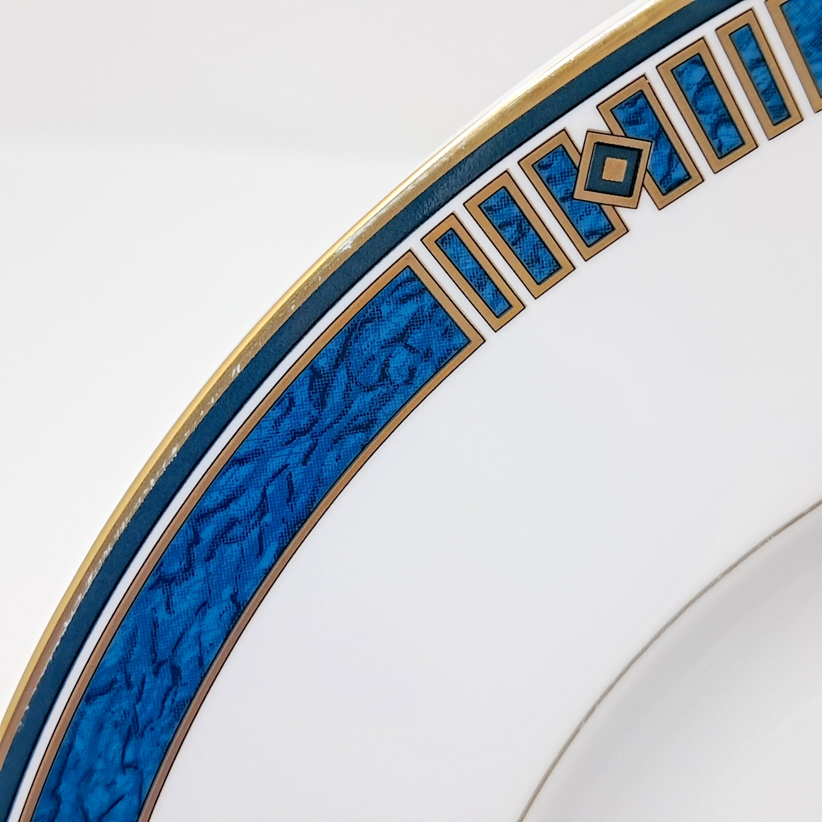 Wedgwood Embassy Collection Kenyon 1995 Platter Japan heavy fine china ceramic