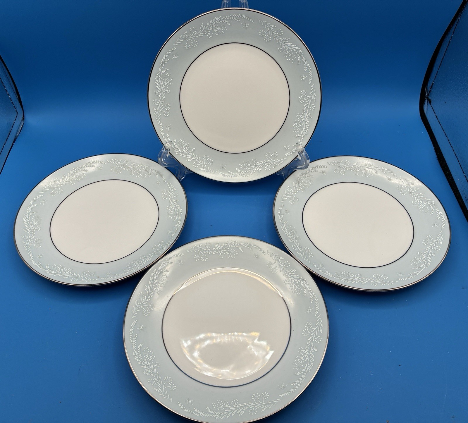 Set Of 4 Noritake 6.25-in. Laureate 5651 Butter Plate – Pale Blue Fleur Border