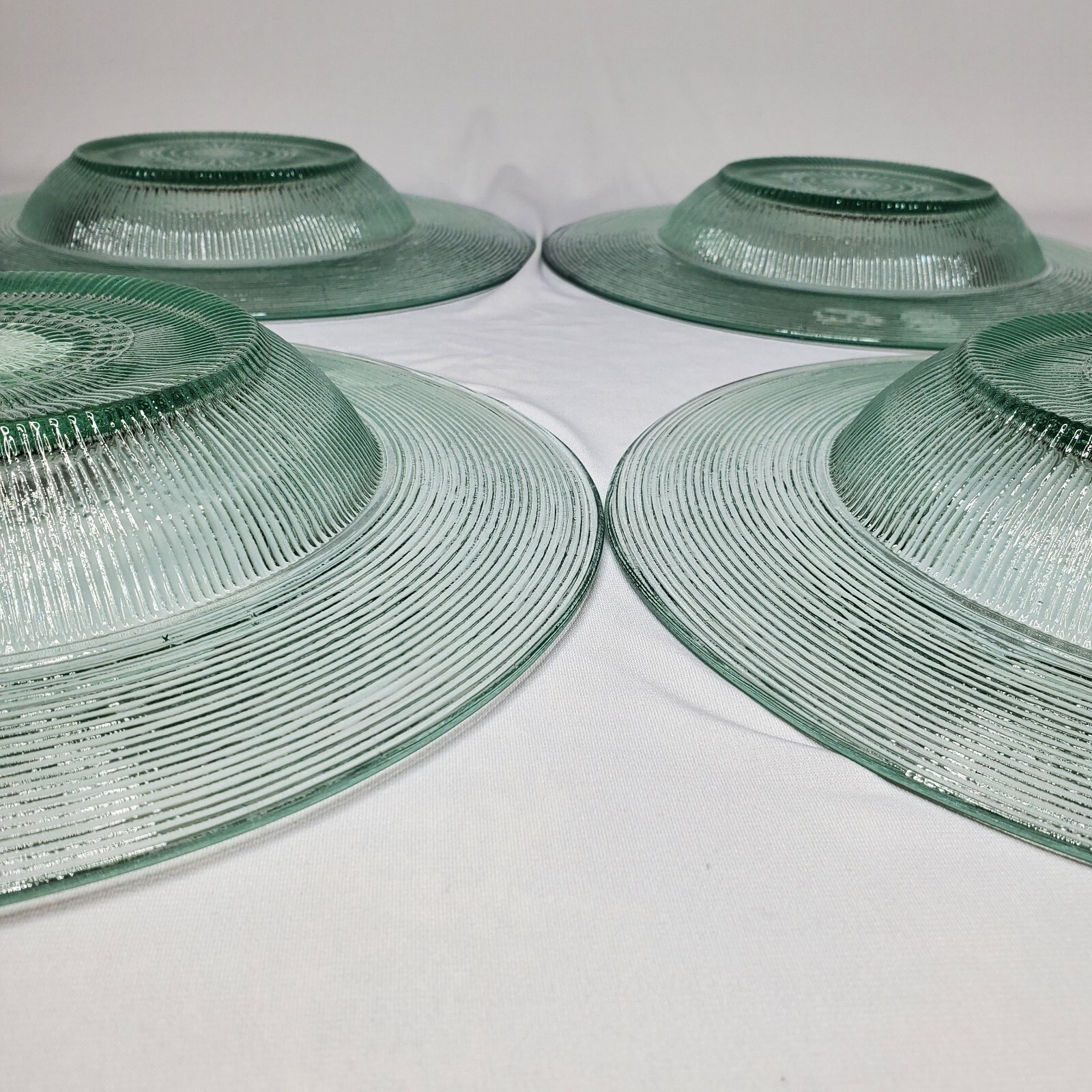 4 Recycled Spanish Glass Dinner Plates 10″ Set Wide Rim Clear Green Textured NOS