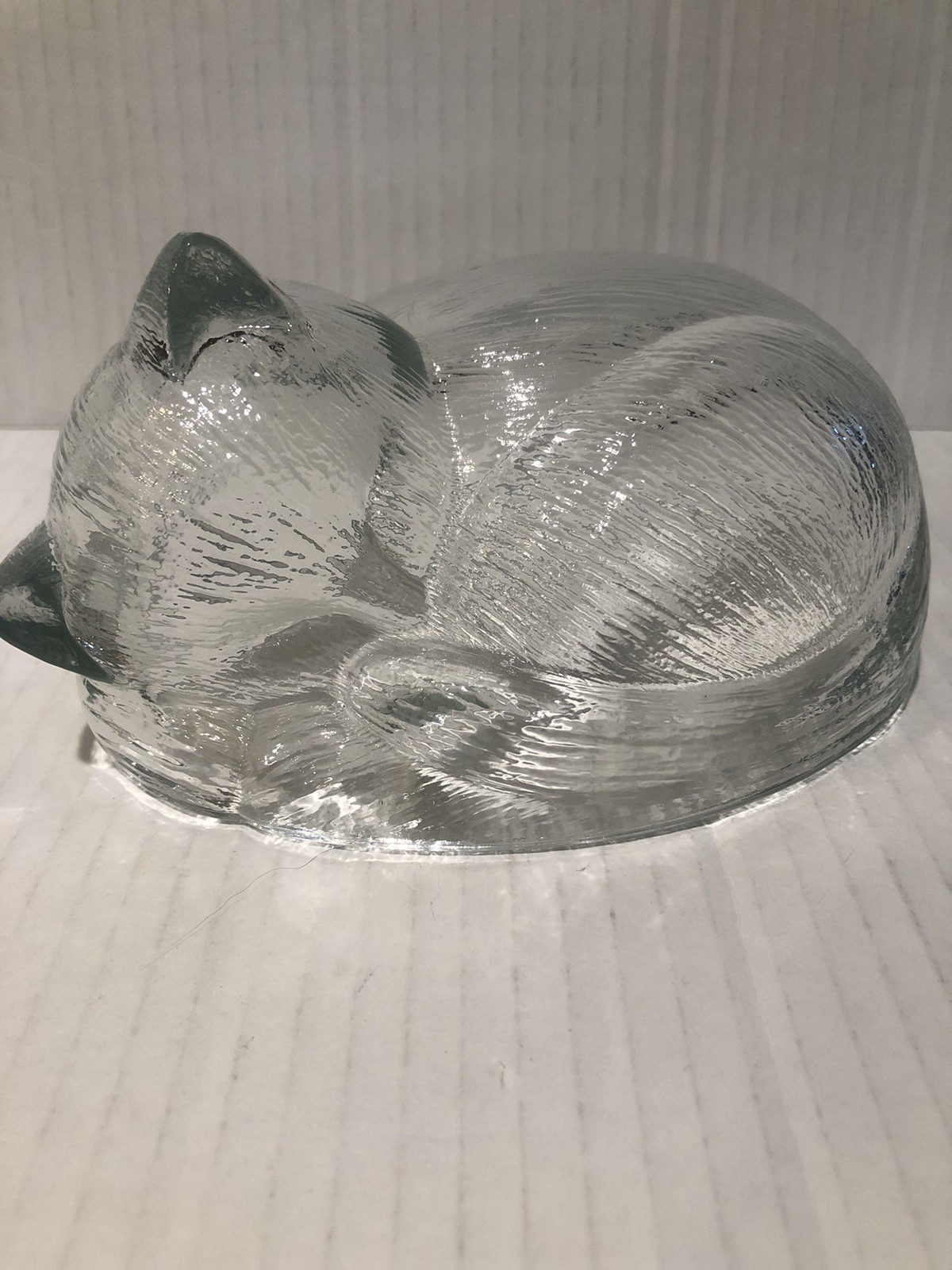 Vtg Indiana Glass “ Sleeping Cat On Nest” Covered Dish 7” Long