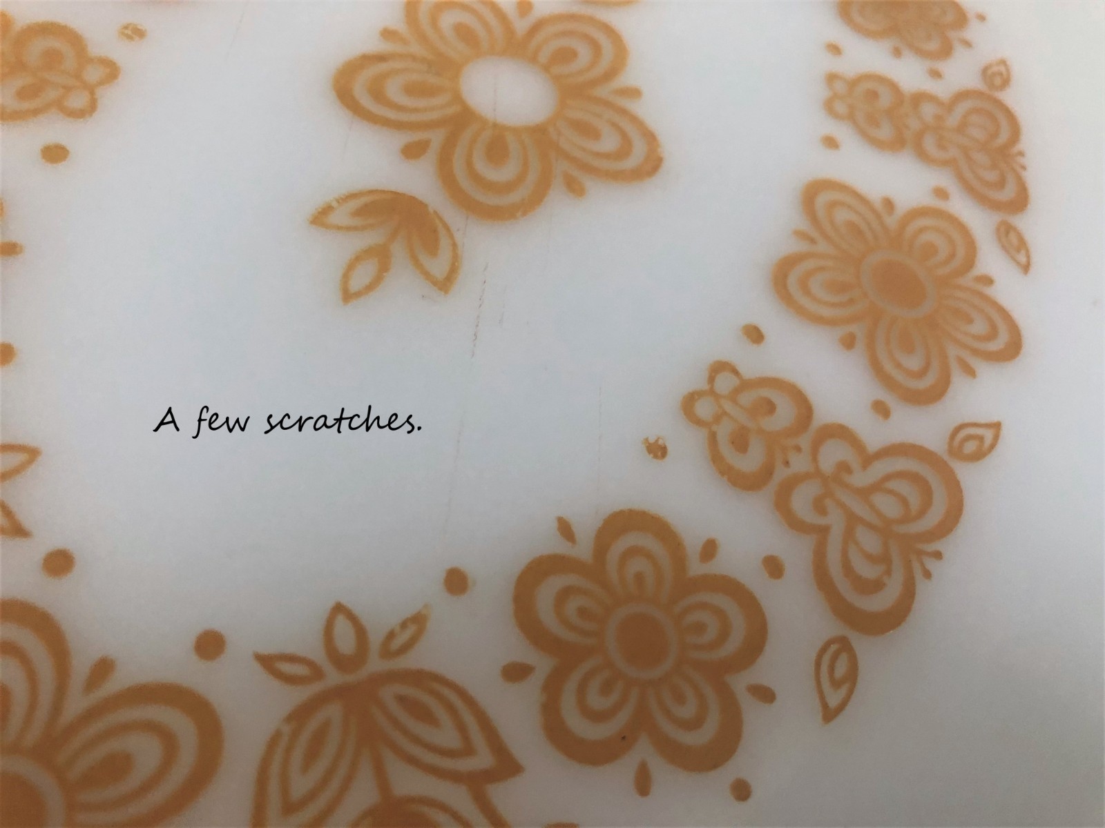 Vintage 1970s Pyrex Butterfly Gold 2-1/2 Qt. Oval Casserole Dish #045 – with Lid