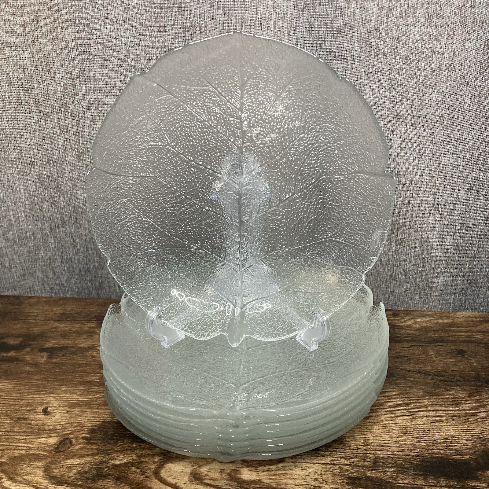 Set of 8 Vintage Arcoroc France Aspen Leaf Clear Tempered Glass Dinner Plates
