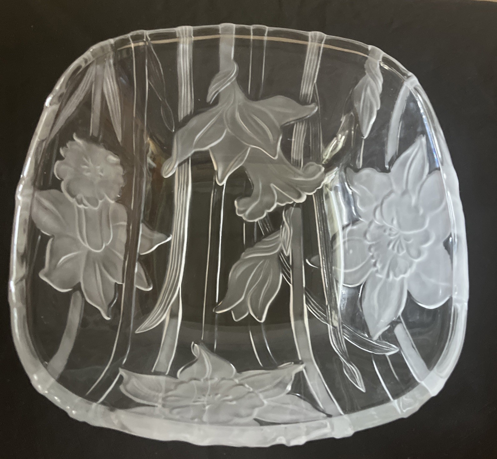 Vtg Rare Crystal Clear Studios 1989 Heavy Daffodils Serving Crystal Fruit Bowl