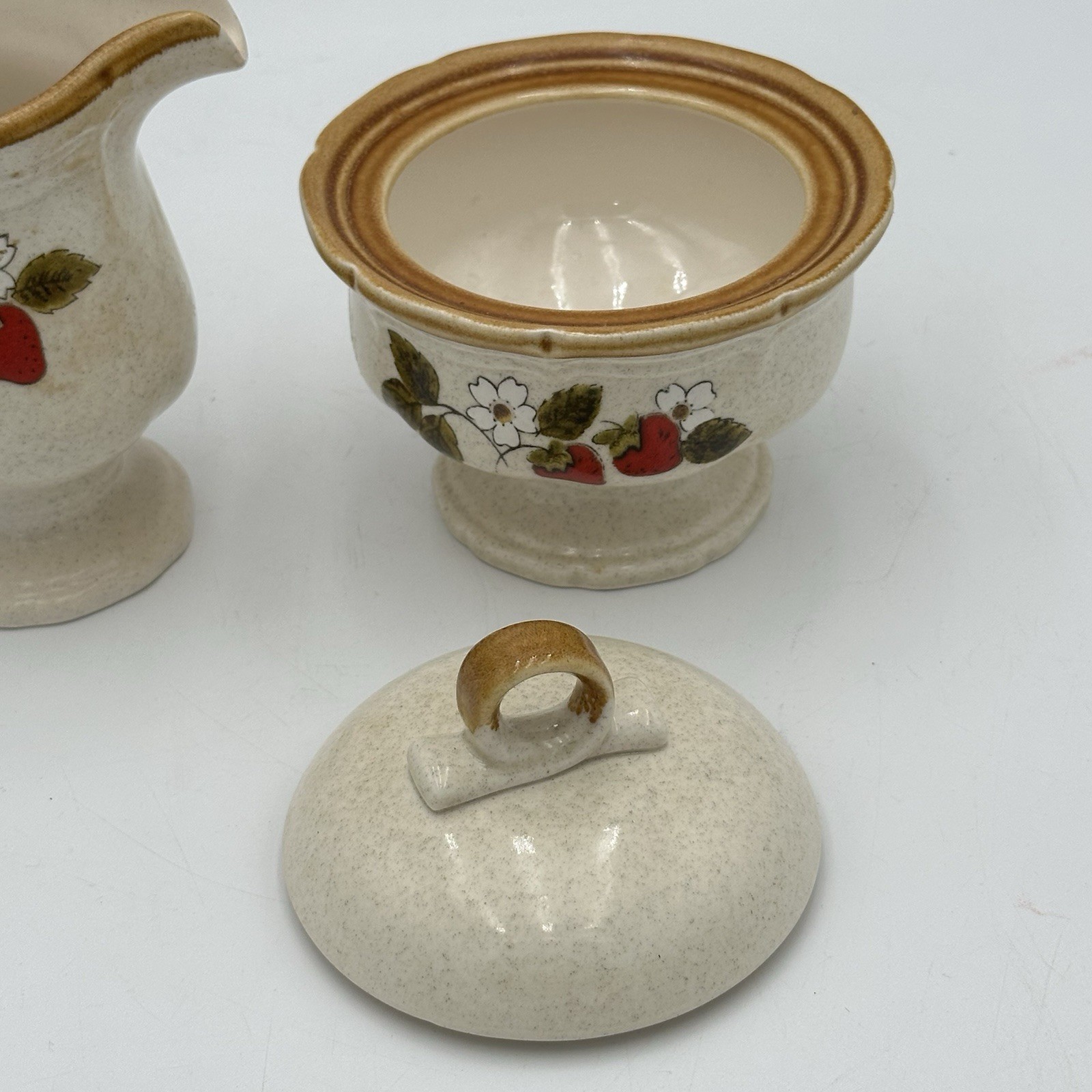 Mikasa Japan Strawberry Festival Creamer & Sugar Bowl Set w/lid