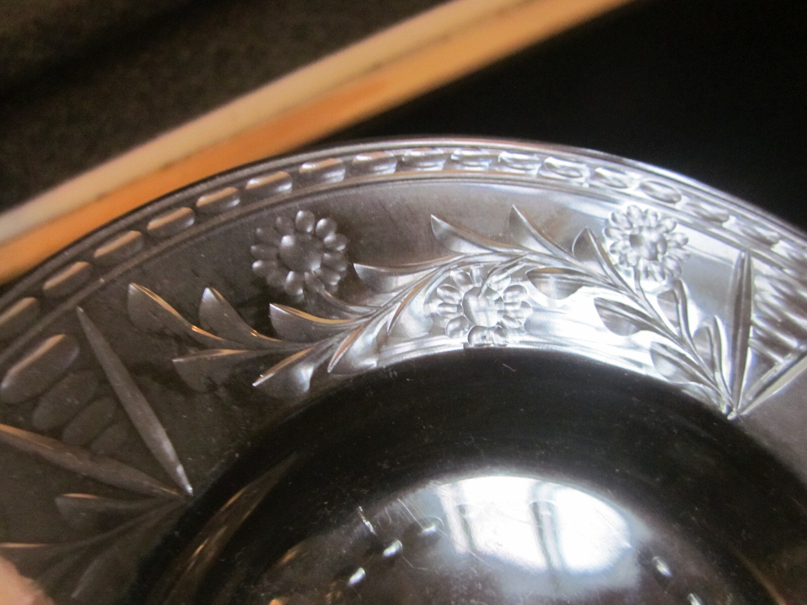 VINTAGE CUT CRYSTAL CLEAR GLASS SAUCER BOWL FLORAL DESIGN 6-1/4″ ACROSS
