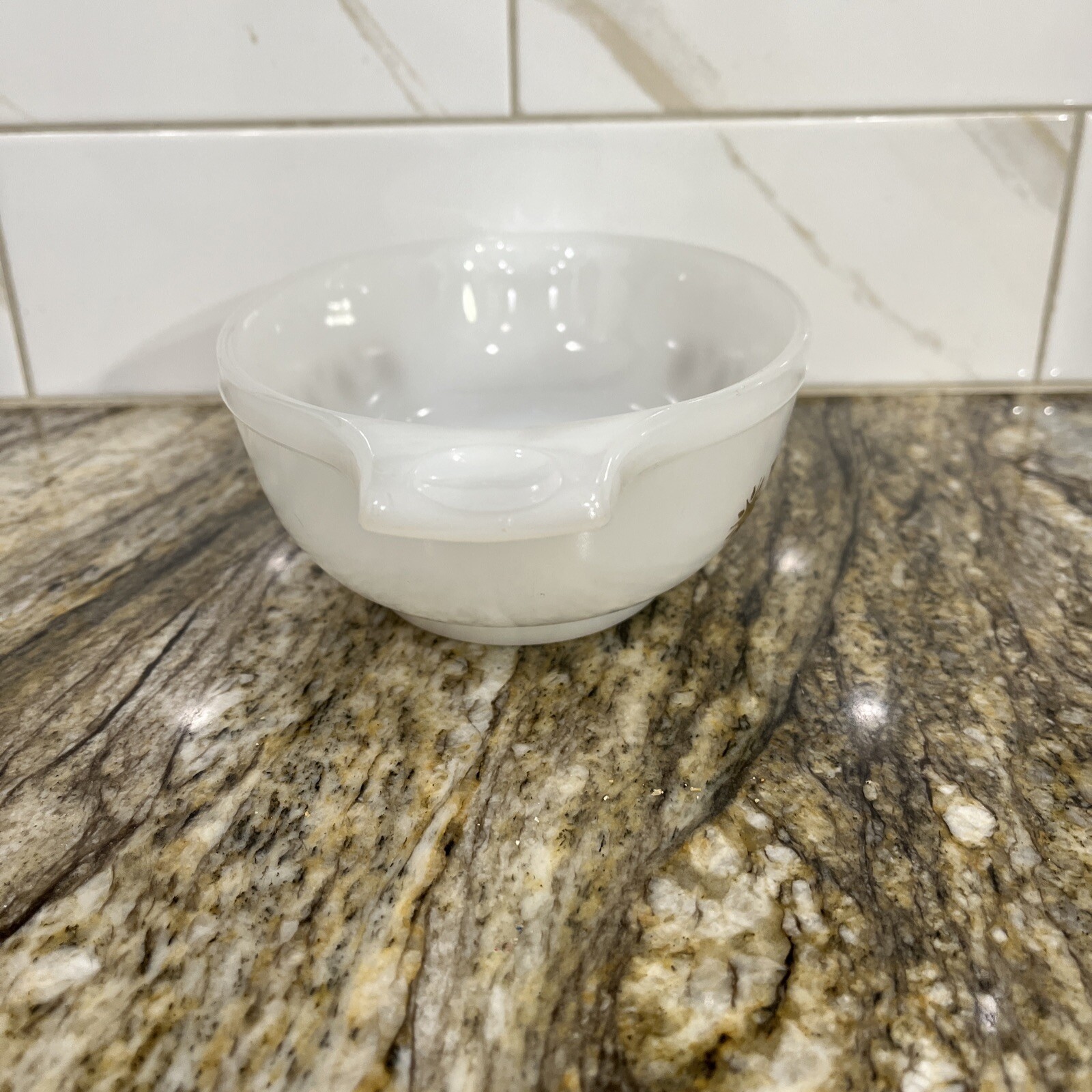 VINTAGE GLASBAKE Casserole Dish McKee 1 Qt Oval White W/Gold Pattern J2274 Chip