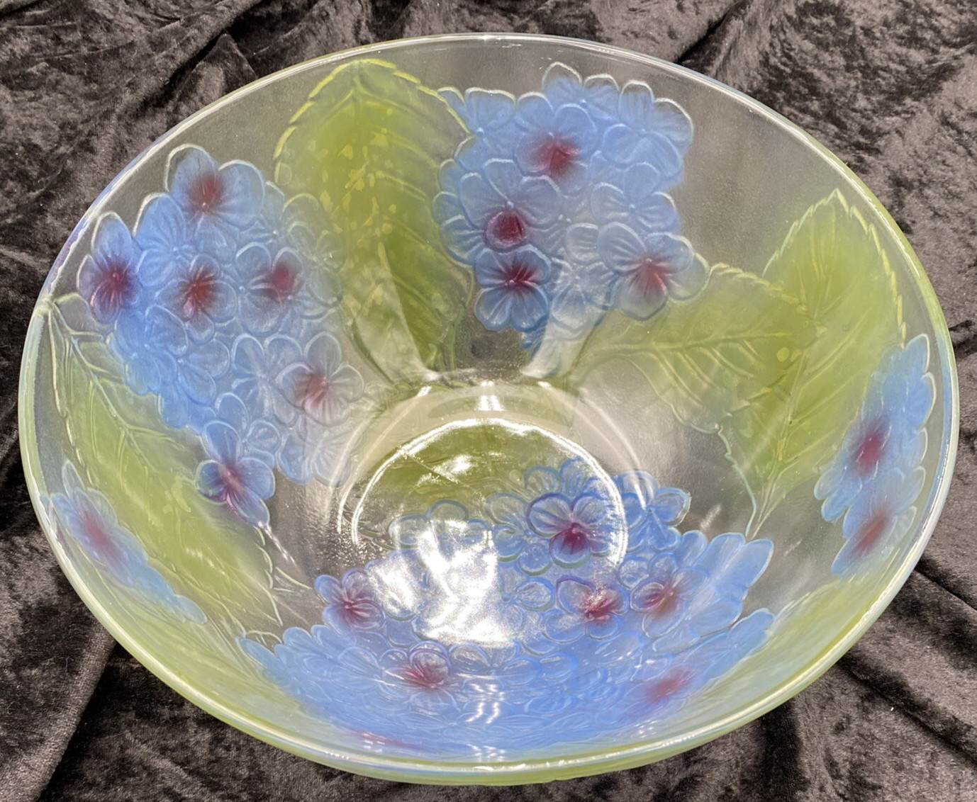 Vintage KIG Glass 3D Frosted Hydrangea 10” Textured Serving/Salad Bowl