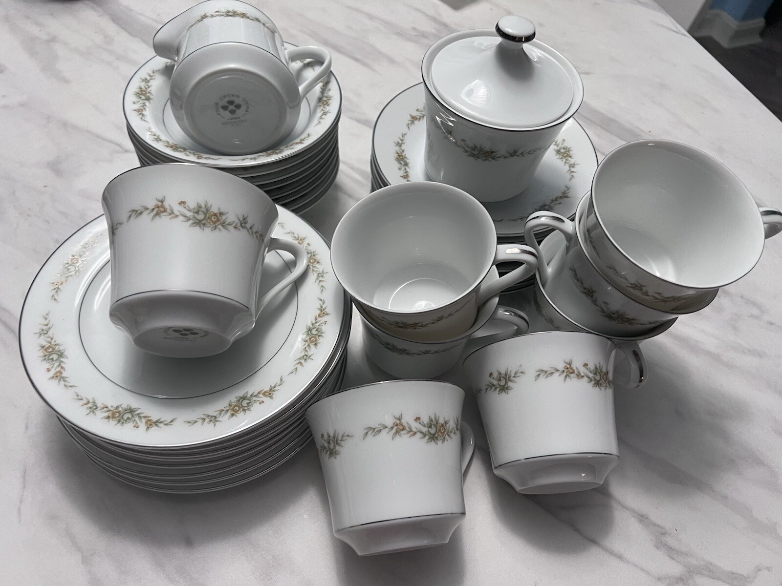 Vintage 32 -Piece,FOUR CROWN CHINA Set westchester 368