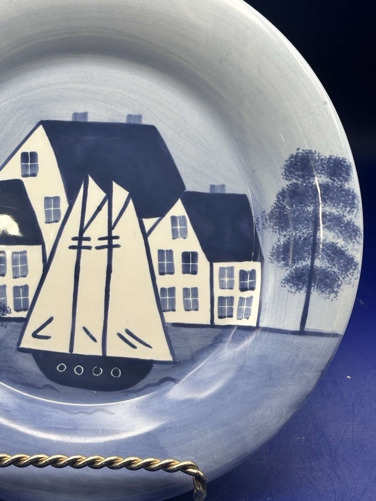 Shard Pottery Maine Coastal Village 8.75″ Lunch Salad Plate Sailboat V Rattigan