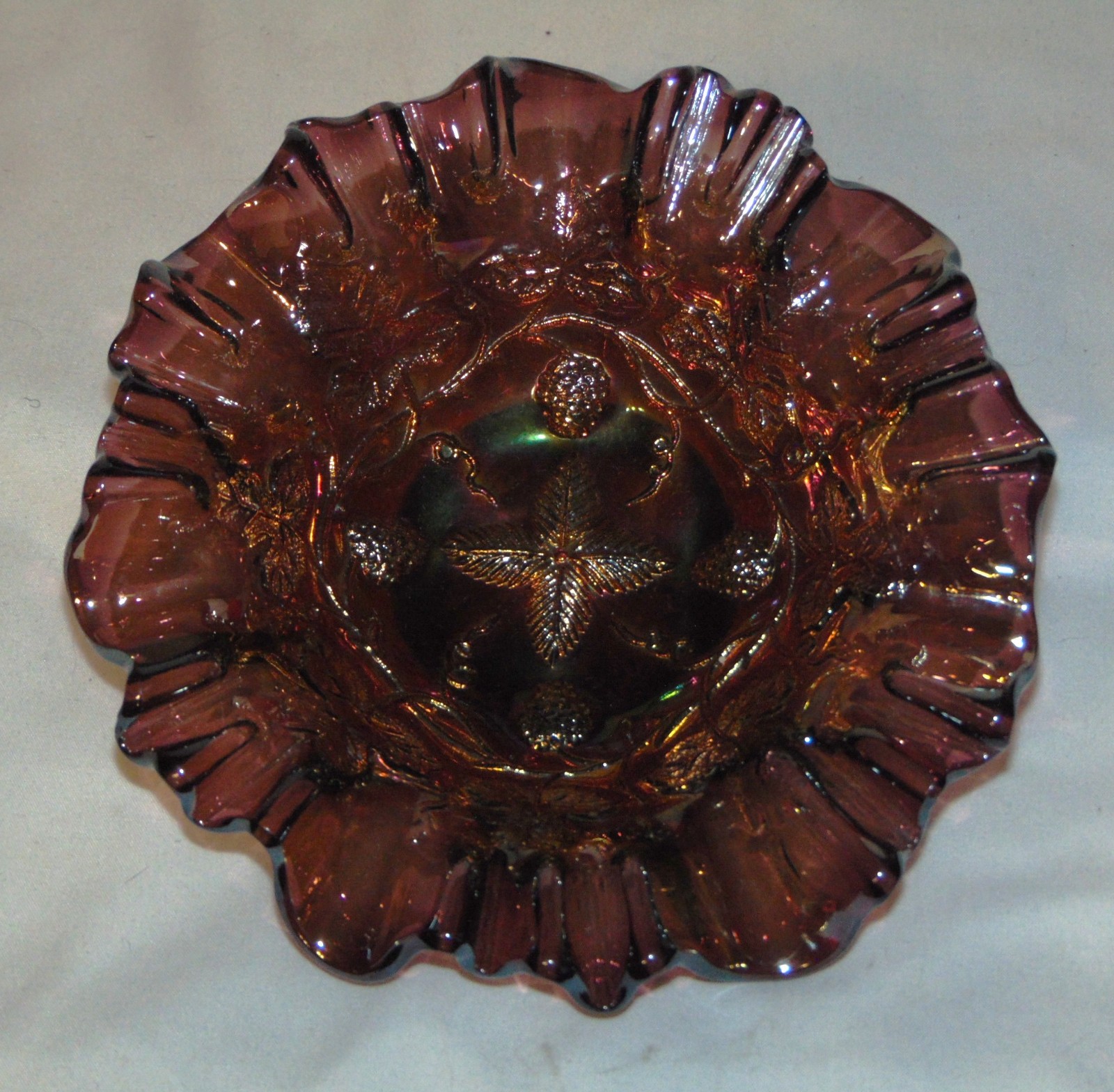 Antique Millersburg Glass 3-1 Edge Bowl Blackberry Wreath Rare Varioant Amethyst