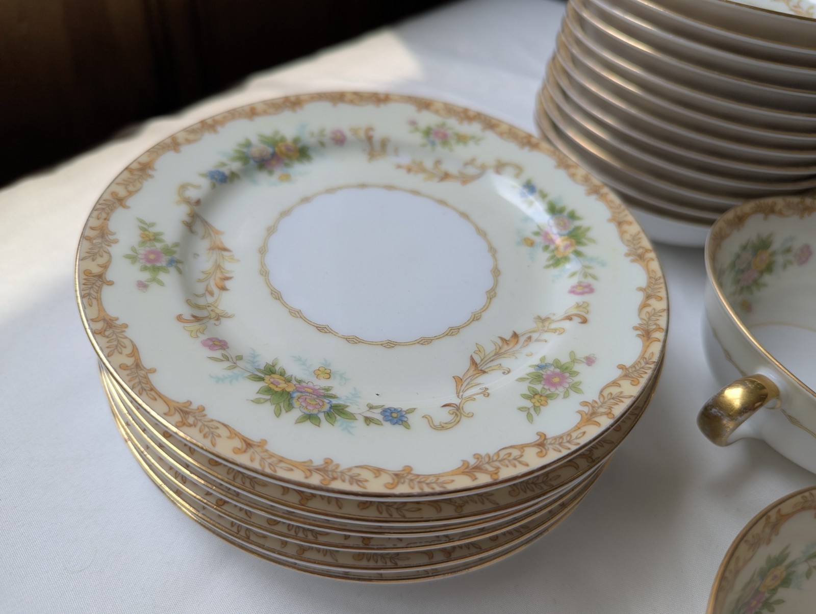 VTG Noritake China N128 White Tan Border Gold Trim floral Garland 20 Piece Set