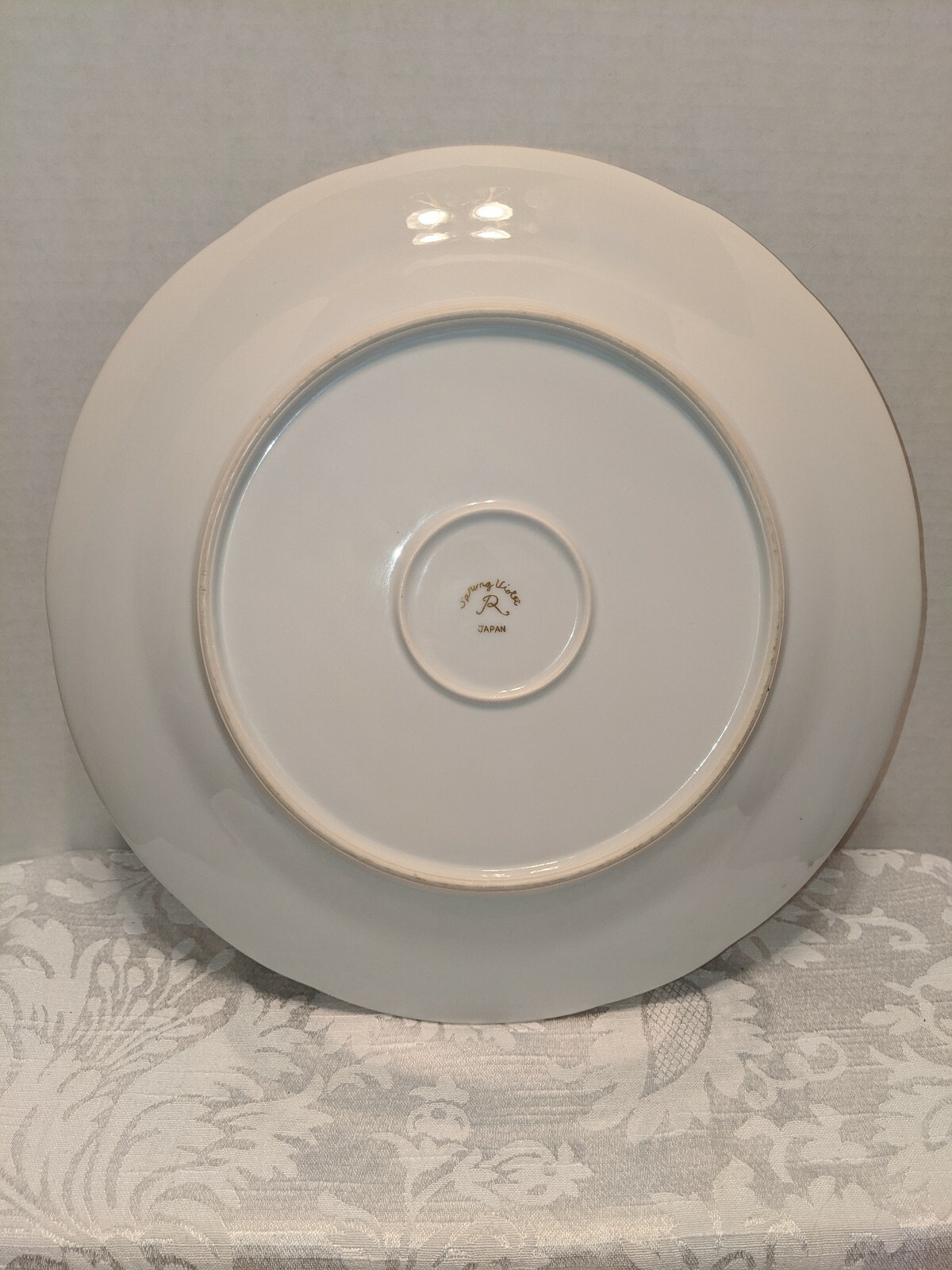 Rossetti Spring Violet 12″ Round Serving Platter w/Gold Rim
