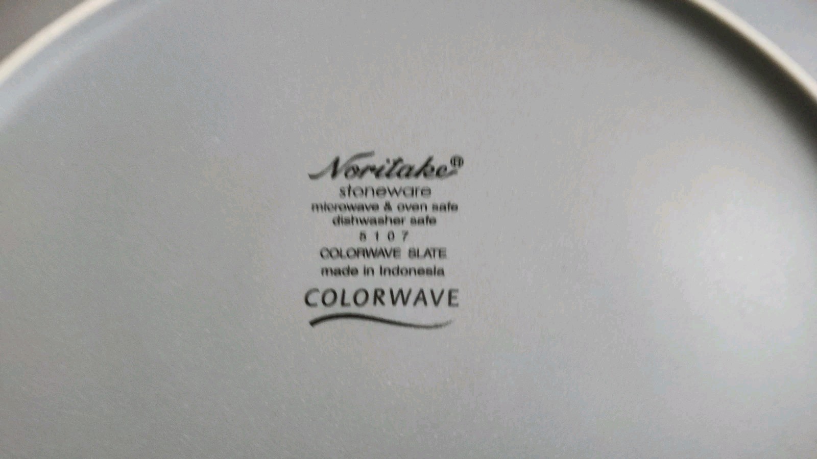 Set of 4 Colorwave Slate 5107 Noritake Dinner Plates Gray Cream Stoneware
