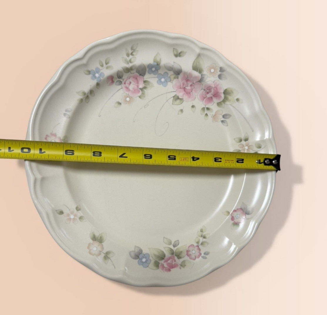 4 Pfaltzgraff tea Rose • 10 3/8″ Scalloped Dinner Plates EUC