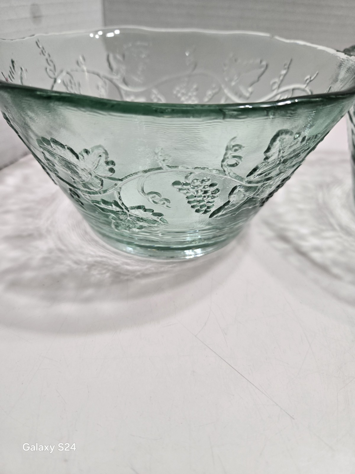 Vintage Set Of (2) RECYCLED GLASS With Raise Leaf And Grapevine Pattern Bowls