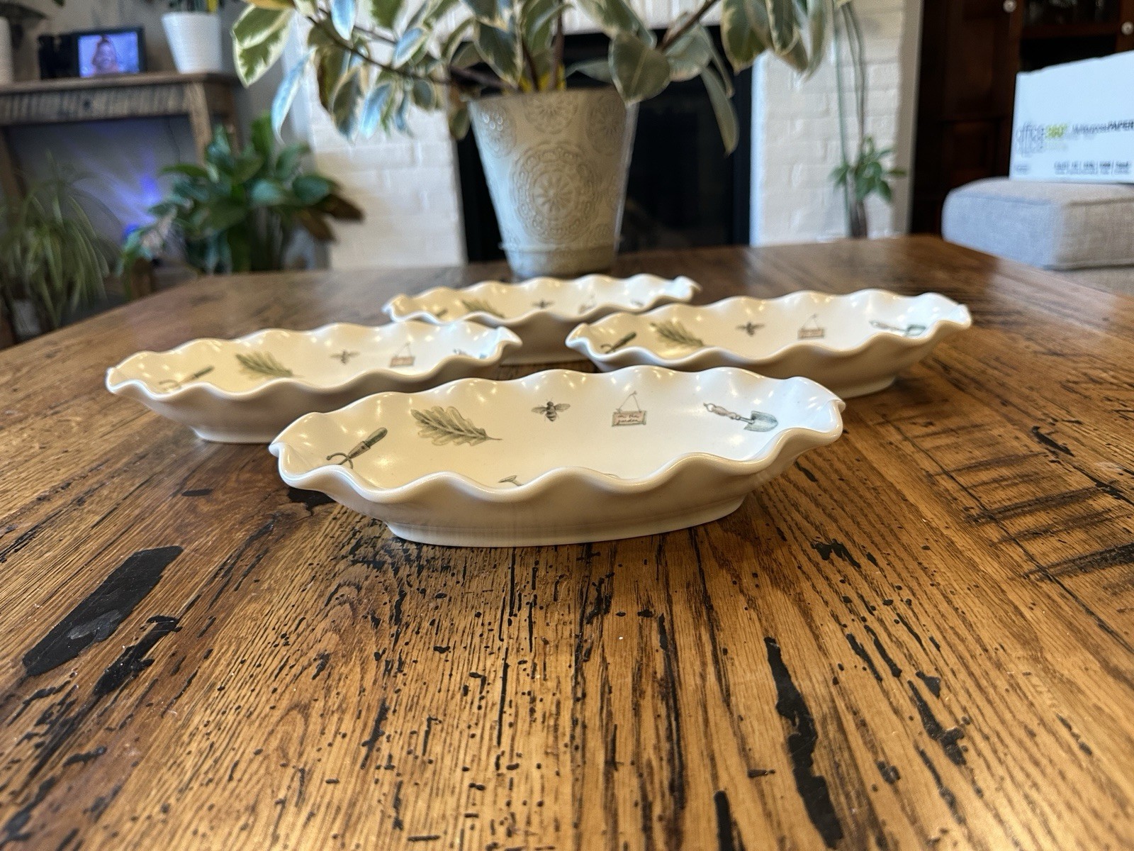 4 – Pfaltzgraff Naturewood Fluted Ruffled 9.25“ Oval Dish Relish/Candy/Nuts