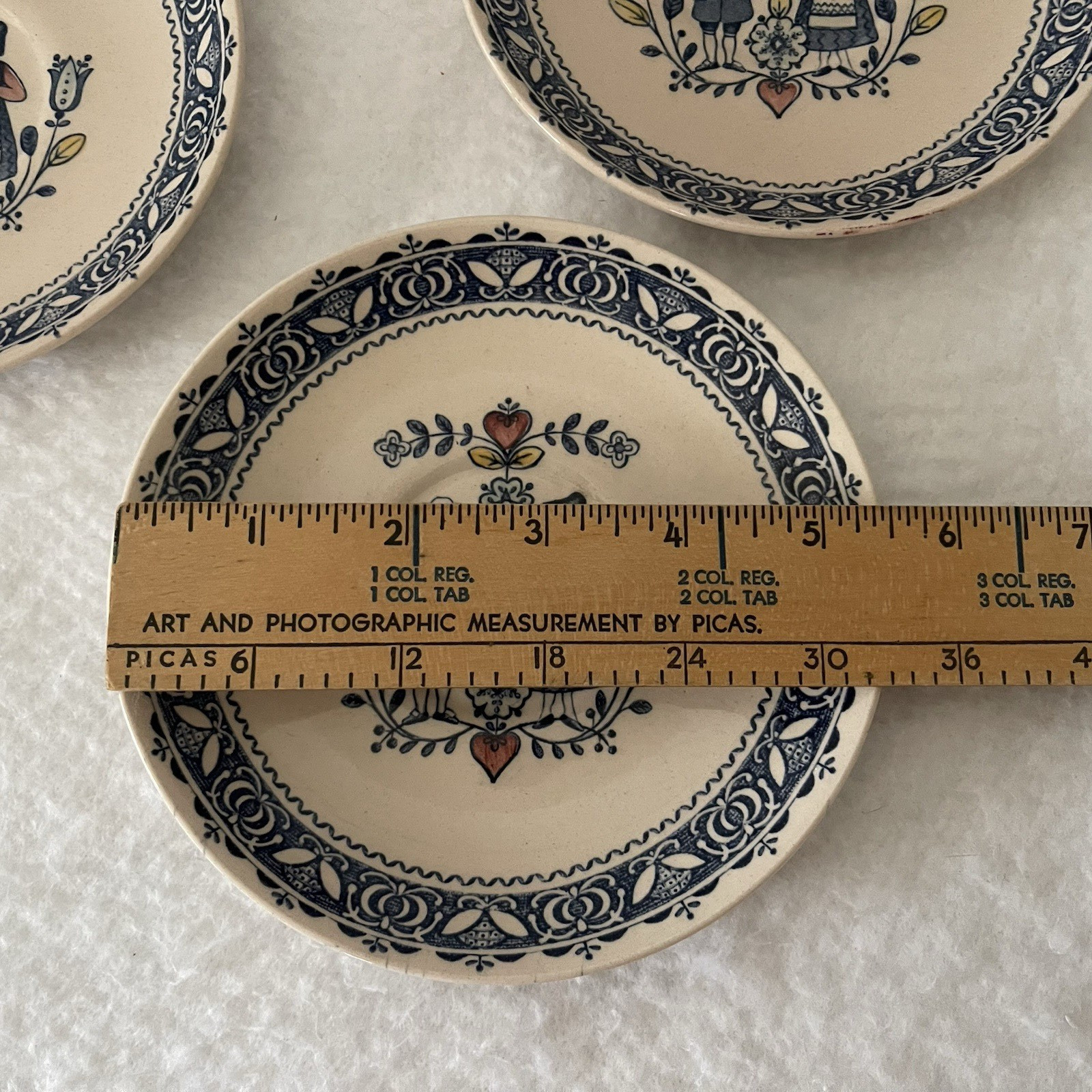 Johnson Bros Staffordshire Ironstone Saucer Set 3 Old Granite Hearts & Flowers