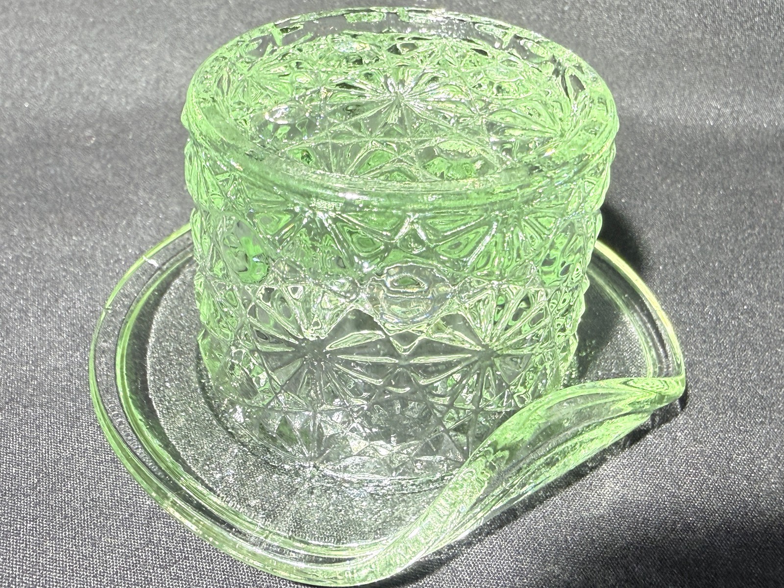 Green Vaseline glass uranium Daisy and button Top hat toothpick holder selenium