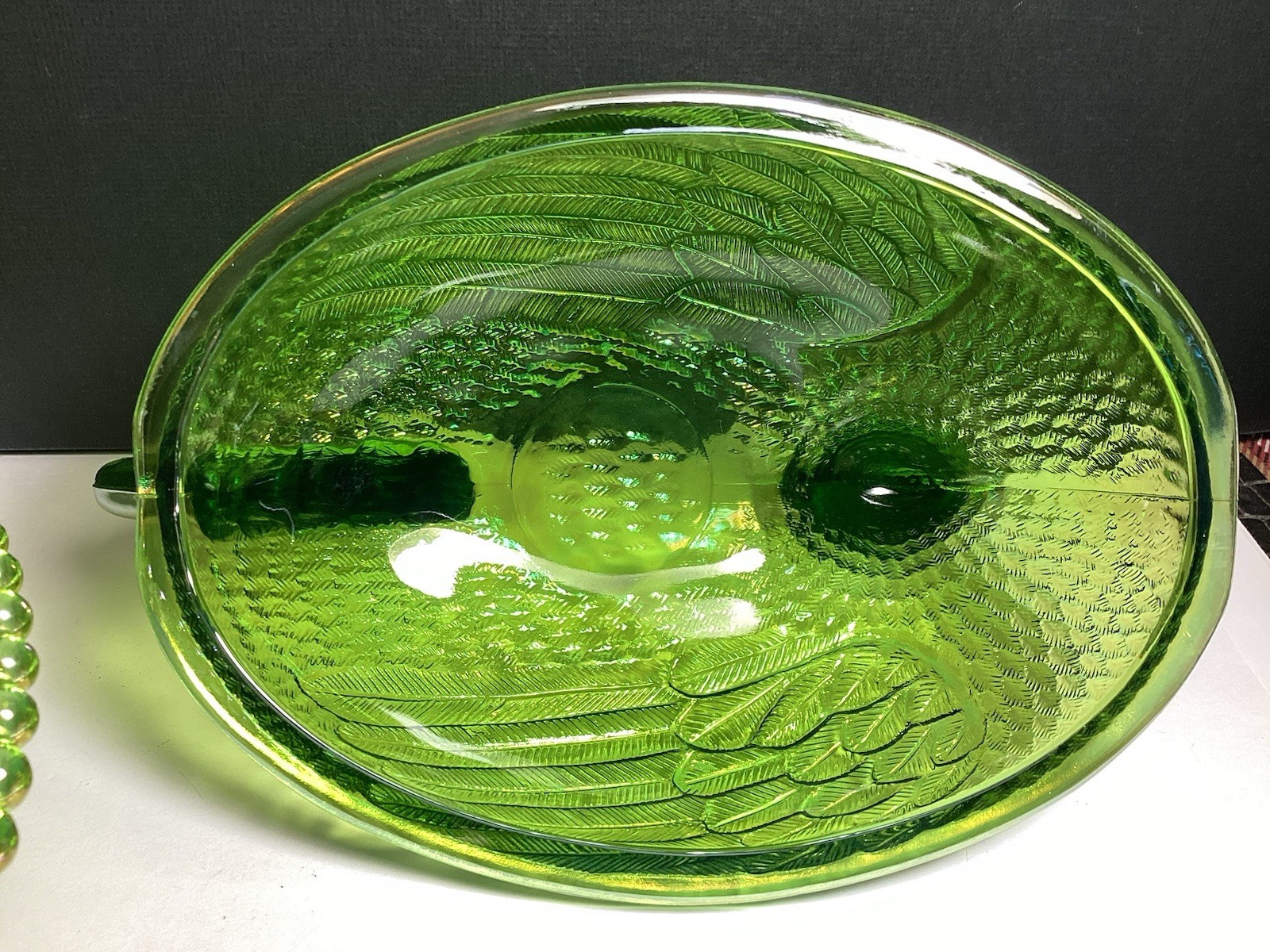Indiana Glass Vintage Iridescent Lime Green Carnival Glass Hen On Nest A+ Cond.