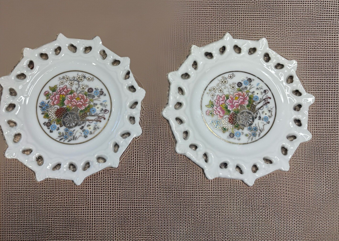 Vintage Floral Decorative Wall Plates Porcelain Japan Lattice Style Rim Set Of 2