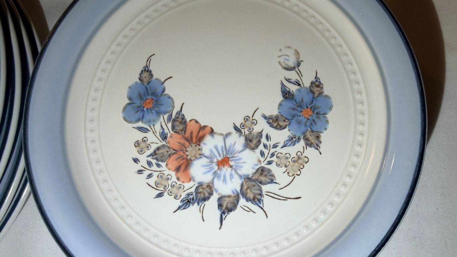 16 Johann Haviland Crowning Fashion Plates Blue Bouquet 10) 7.75″ and 9) 10.75″