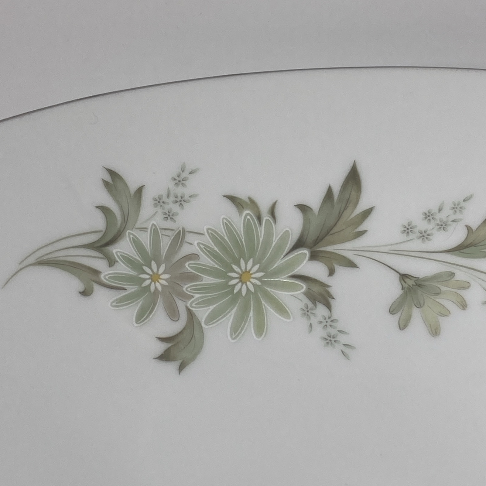 Noritake Soroya Japan 6853 8 in Round Vegetable Bowl Excellent Used Condition