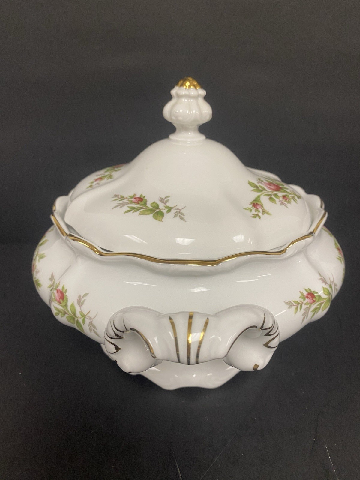 Johann Haviland Bavaria Germany MOSS ROSE 7.25” Round COVERED VEGETABLE BOWL