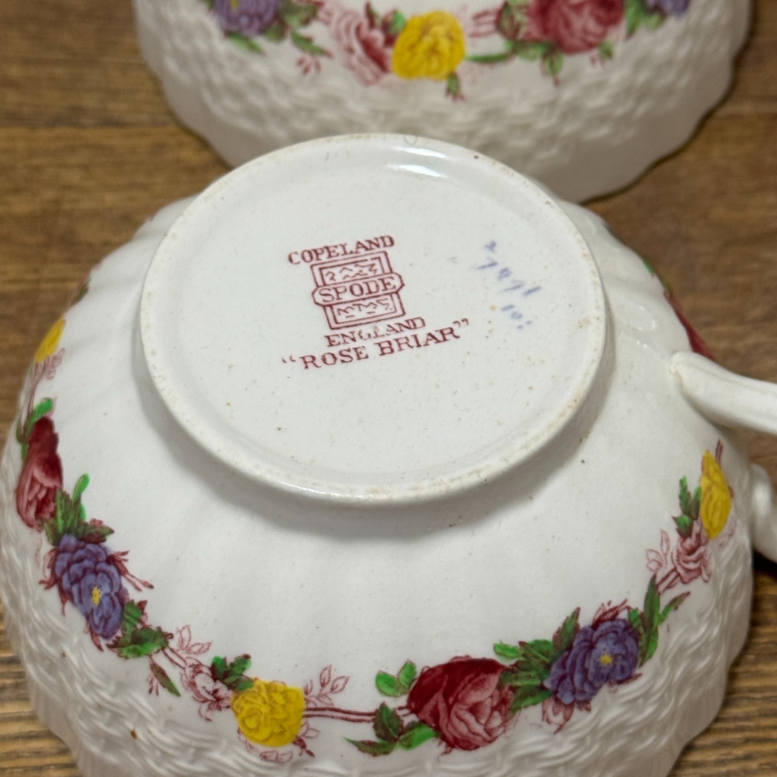 4 Copeland Spode Rose Briar Chelsea Wicker Porcelain Tea Cups Footed Coffee Set