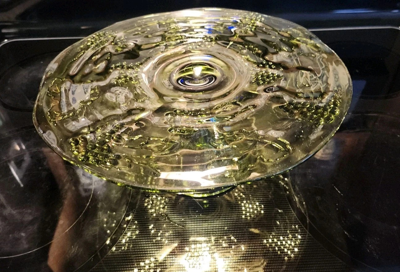 Vintage 11.5″ Indiana Glass Green Pedestal Stand Cake Dish Grapes & Leaves.